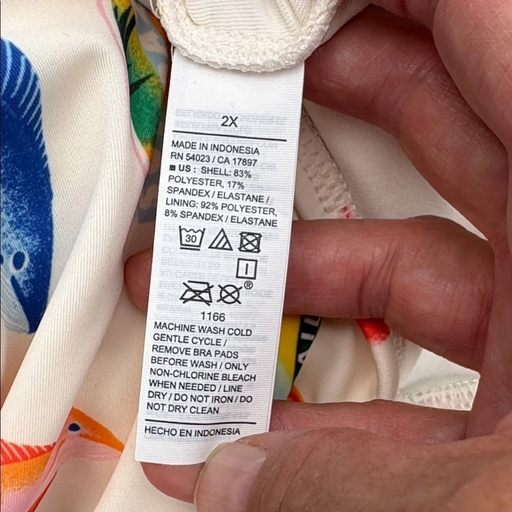 NWOT Old Navy Vacation Graphics One Piece Swimsuit Size 2X